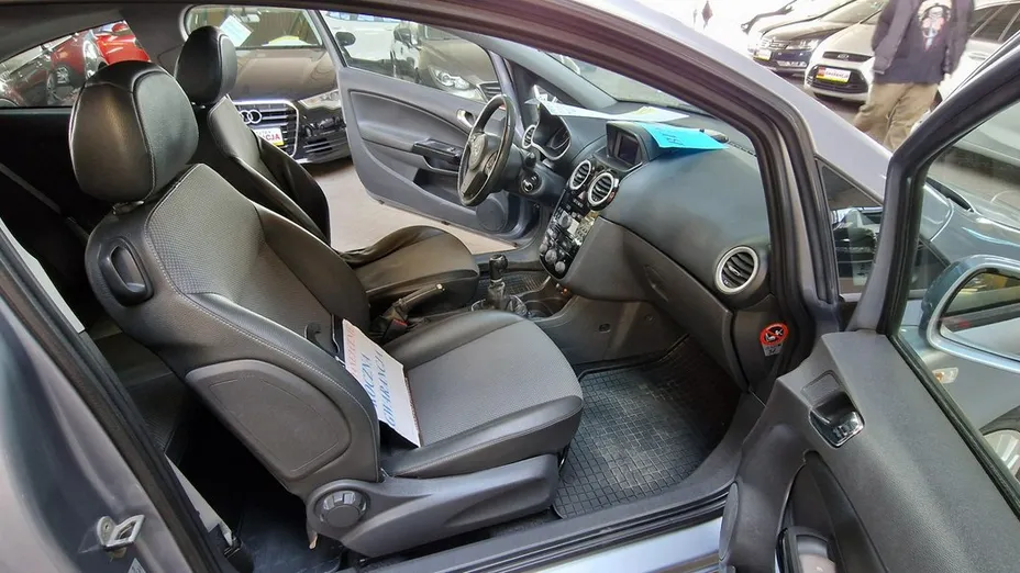 OPEL Corsa -
