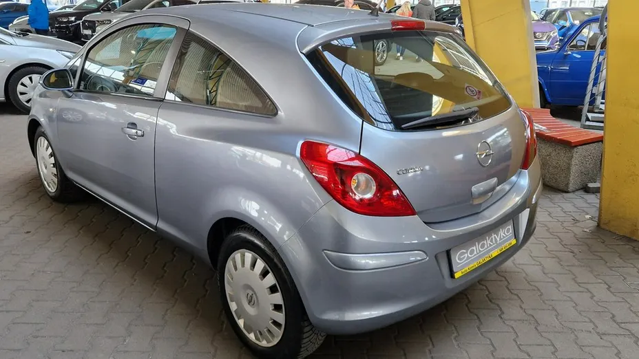 OPEL Corsa -