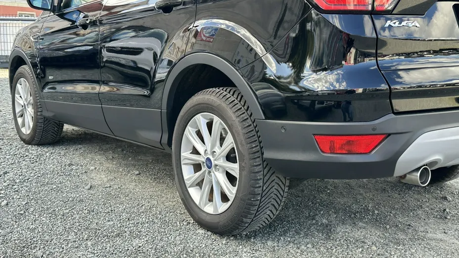 FORD Kuga -