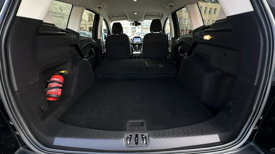 FORD Kuga -