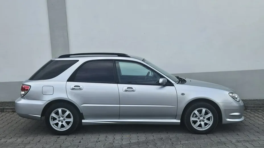 SUBARU Impreza -