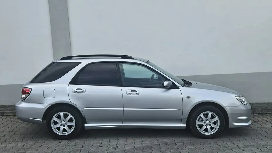 SUBARU Impreza -