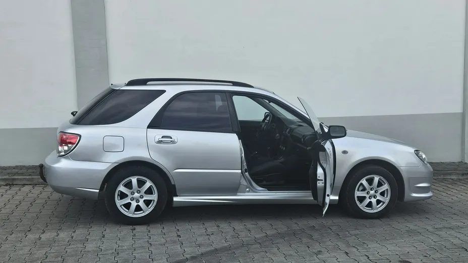 SUBARU Impreza -