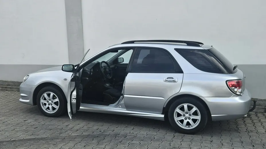 SUBARU Impreza -