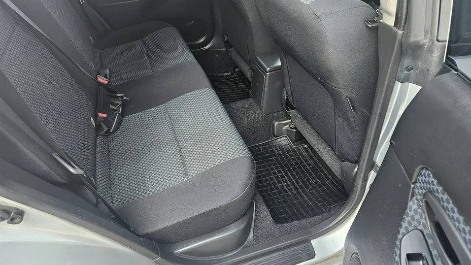 SUBARU Impreza -