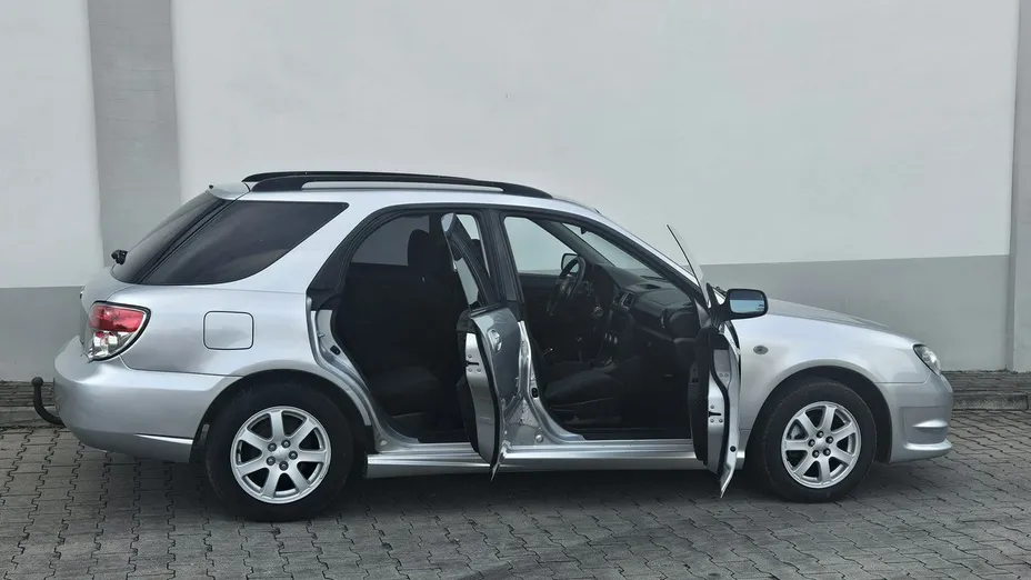 SUBARU Impreza -