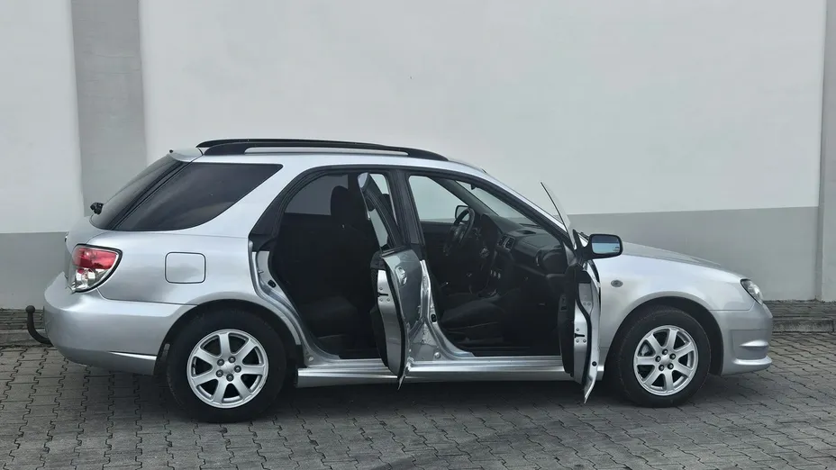 SUBARU Impreza -