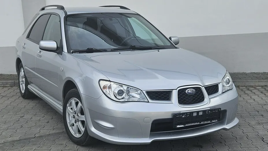 SUBARU Impreza -
