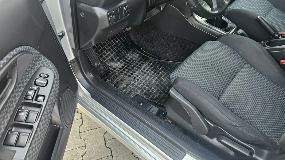 SUBARU Impreza -
