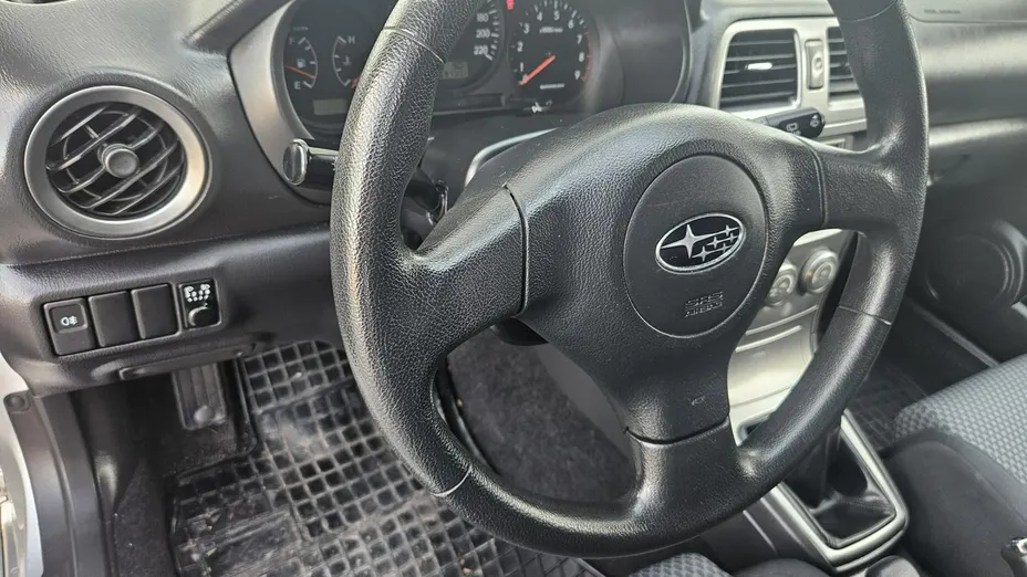 SUBARU Impreza -