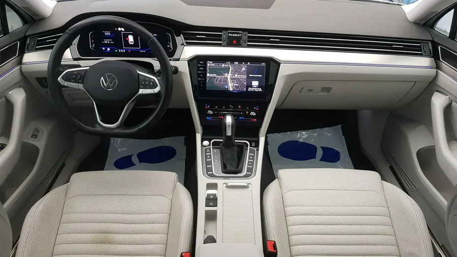 VOLKSWAGEN Passat -