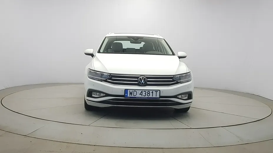 VOLKSWAGEN Passat -