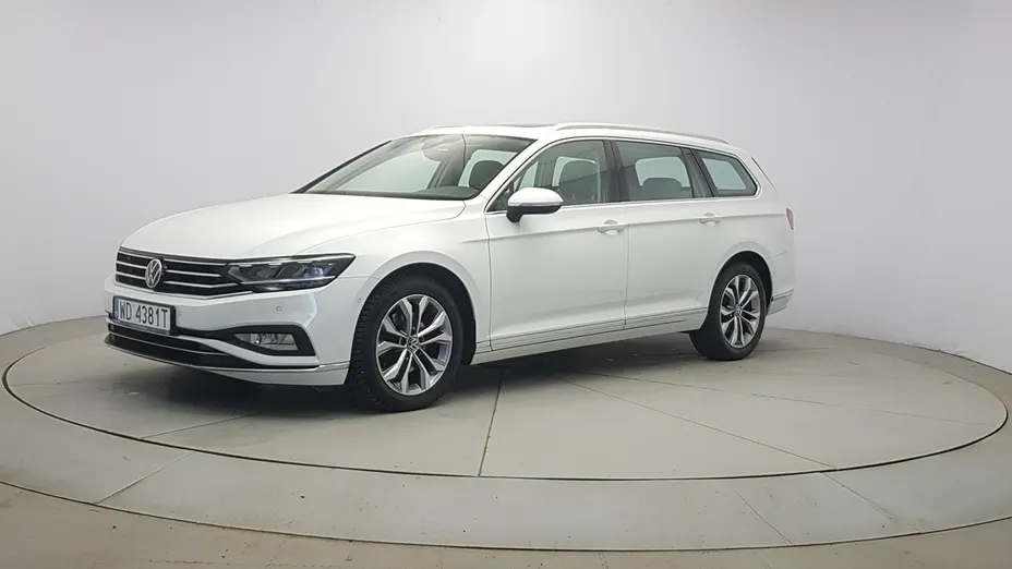 VOLKSWAGEN Passat -