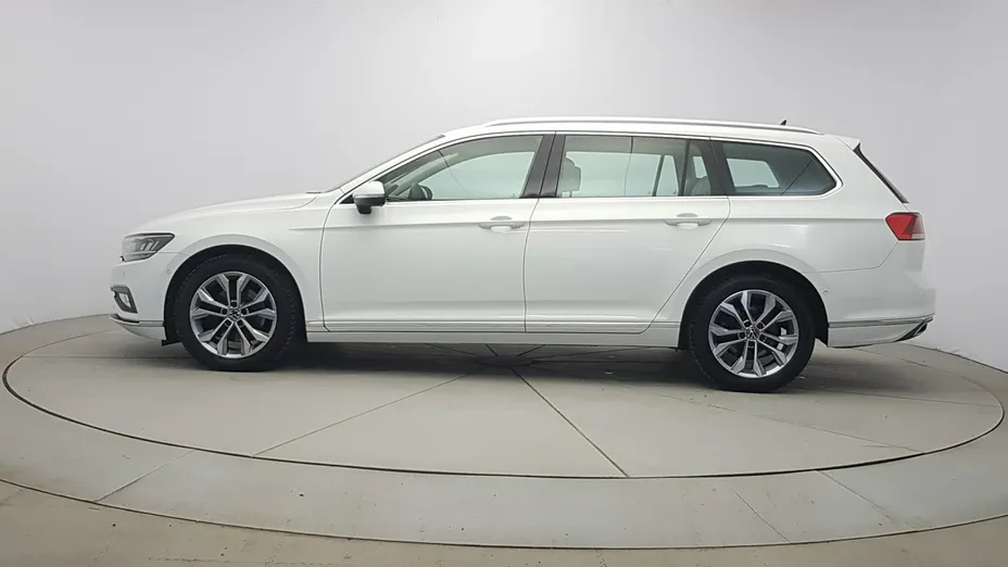 VOLKSWAGEN Passat -