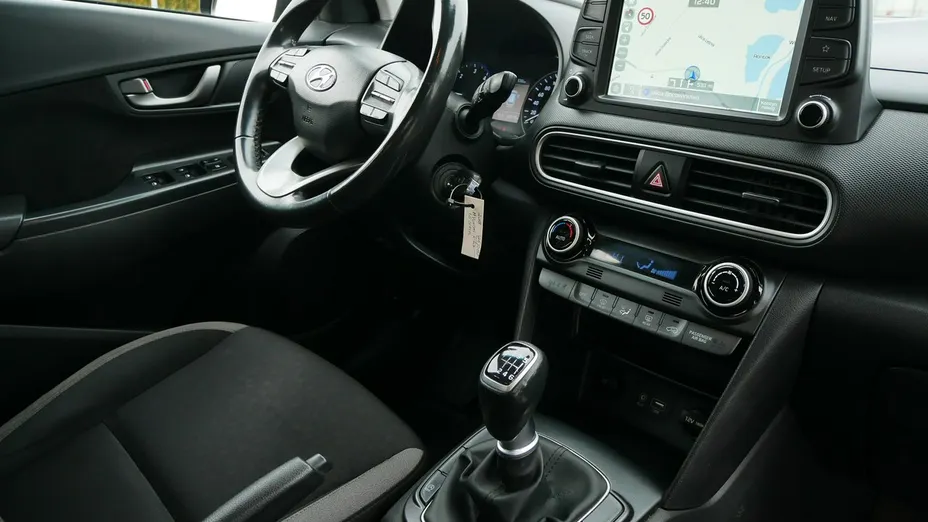 HYUNDAI Kona -