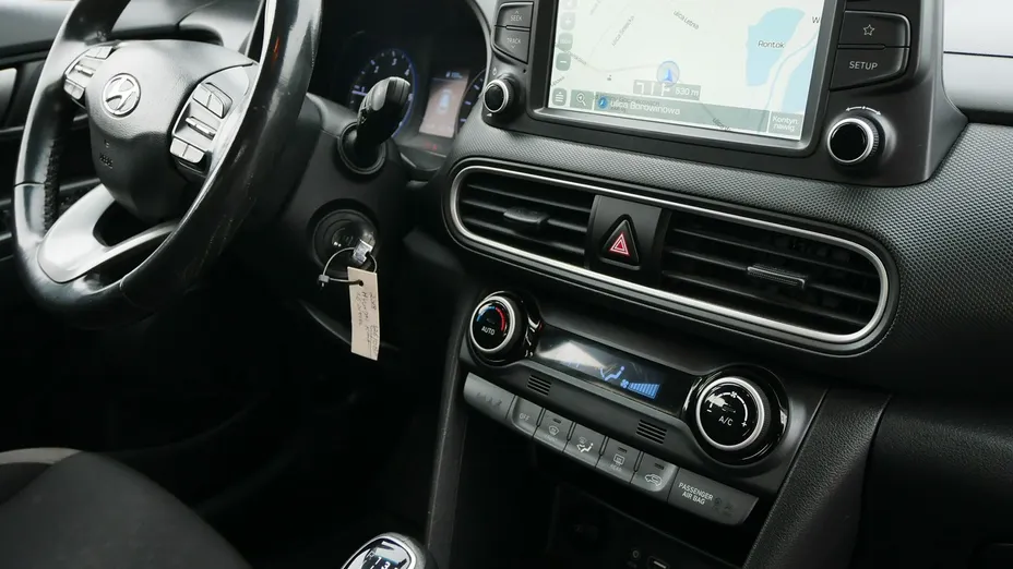 HYUNDAI Kona -