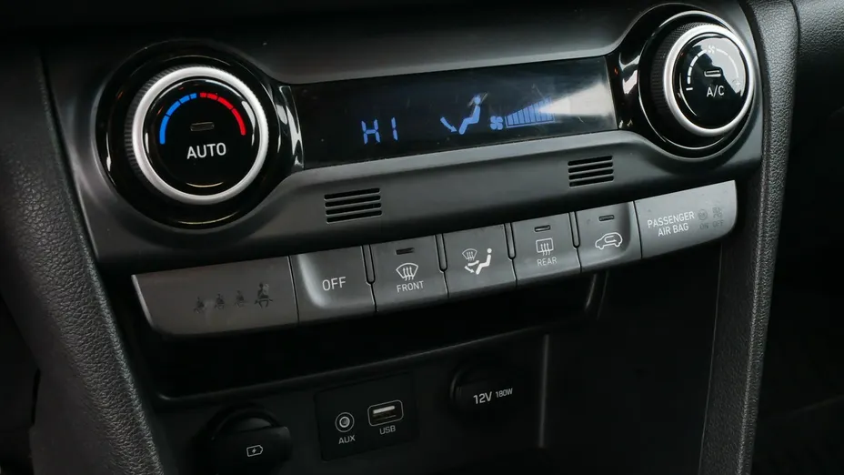 HYUNDAI Kona -