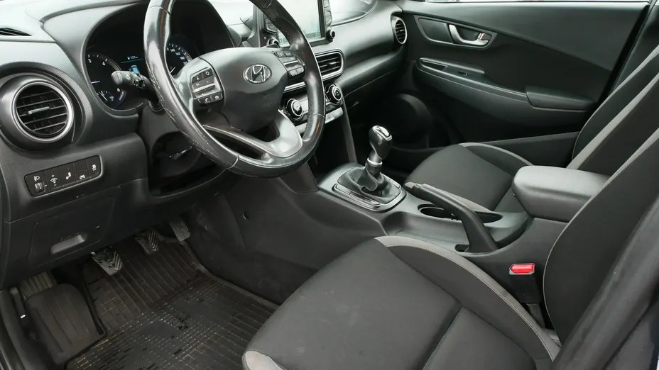 HYUNDAI Kona -