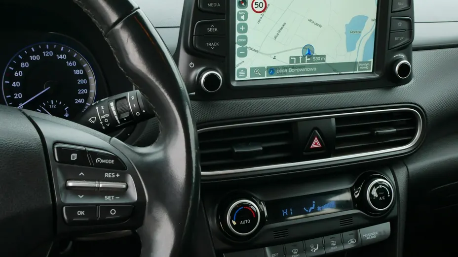 HYUNDAI Kona -