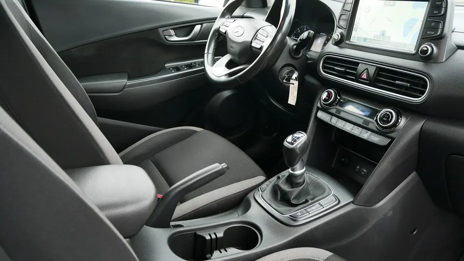 HYUNDAI Kona -