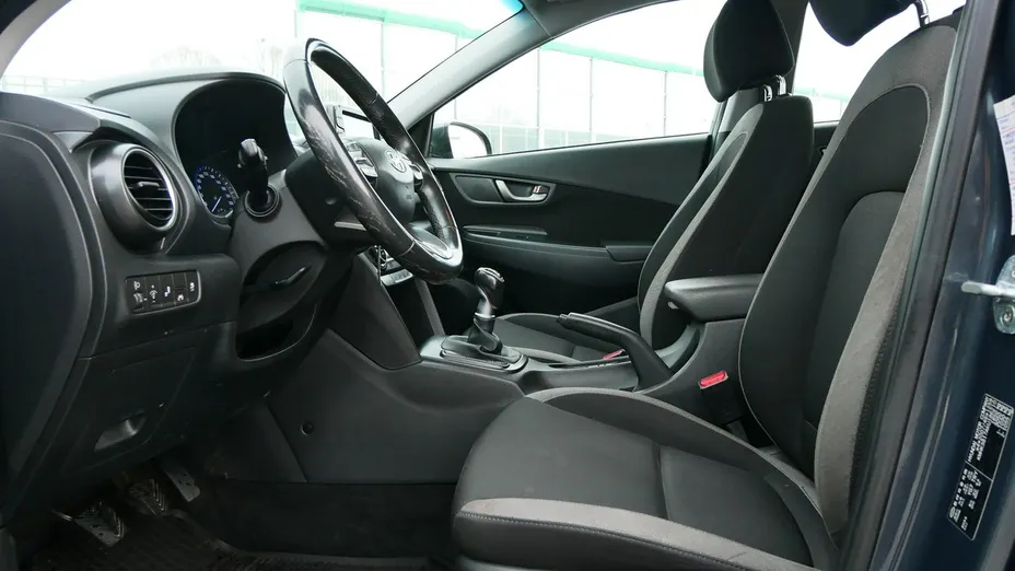 HYUNDAI Kona -