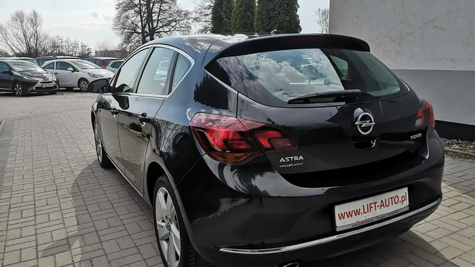 OPEL Astra -