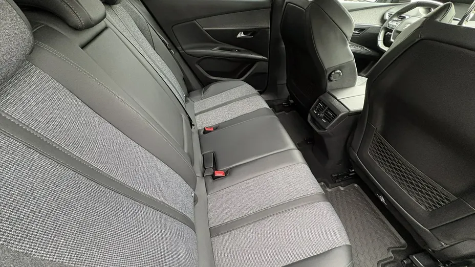 PEUGEOT 3008 -