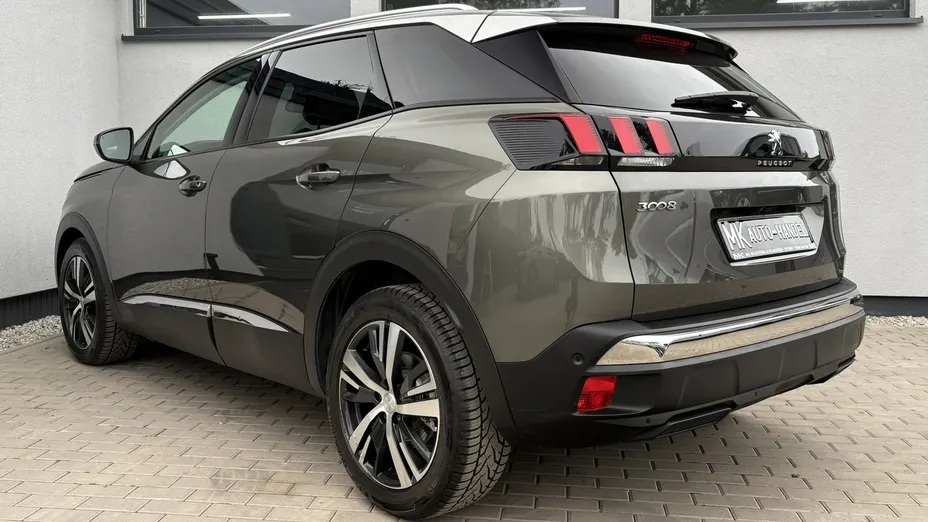 PEUGEOT 3008 -