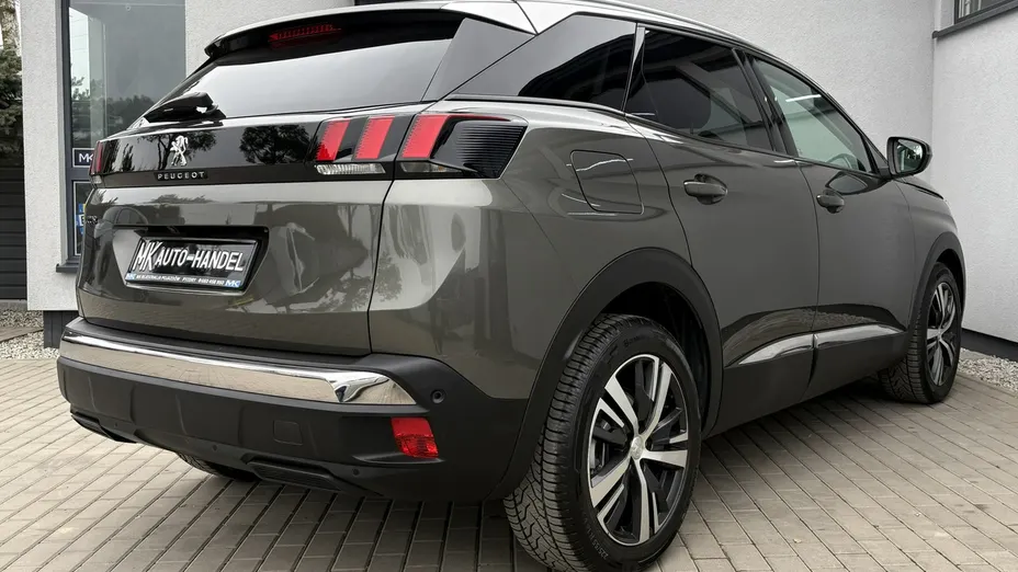 PEUGEOT 3008 -