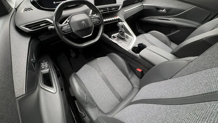 PEUGEOT 3008 -