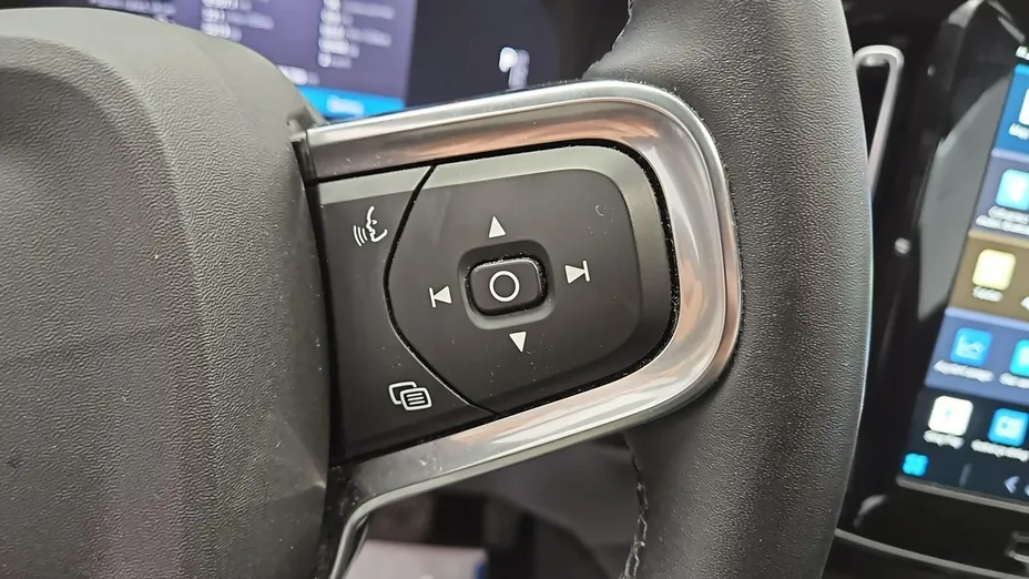 VOLVO XC40 -