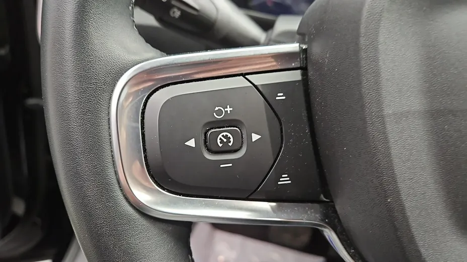 VOLVO XC40 -