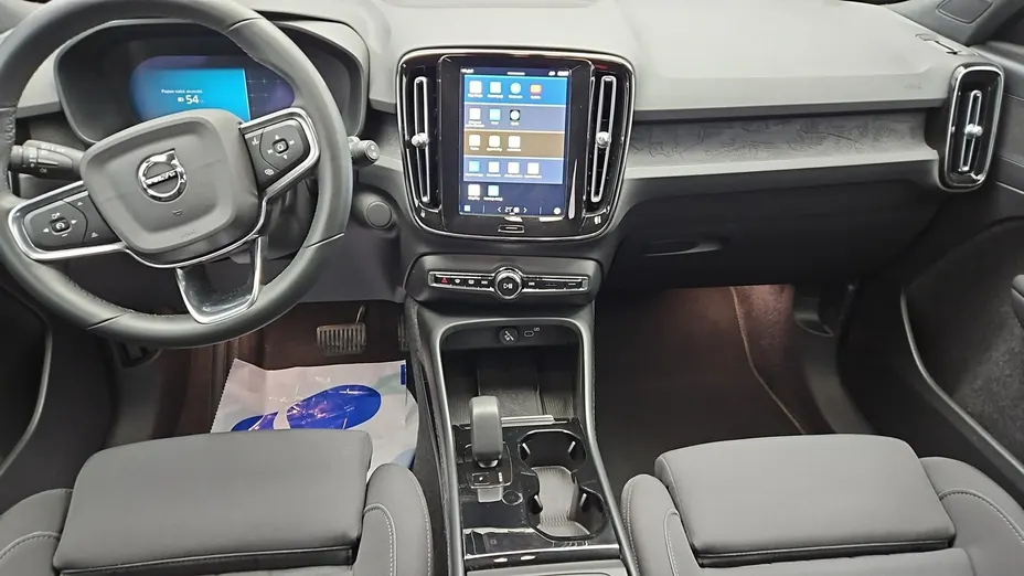 VOLVO XC40 -