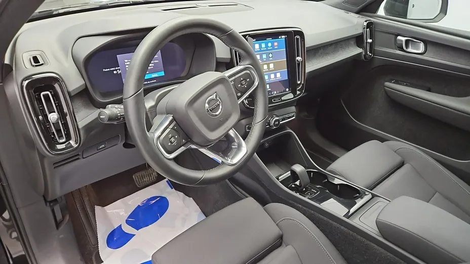 VOLVO XC40 -