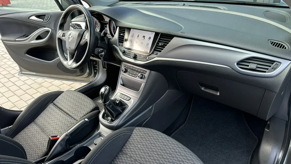 OPEL Astra -