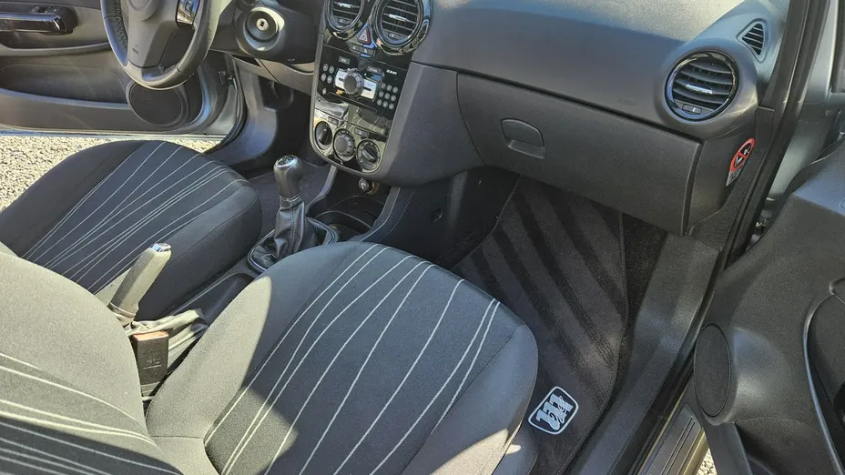 OPEL Corsa -