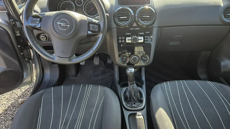 OPEL Corsa -