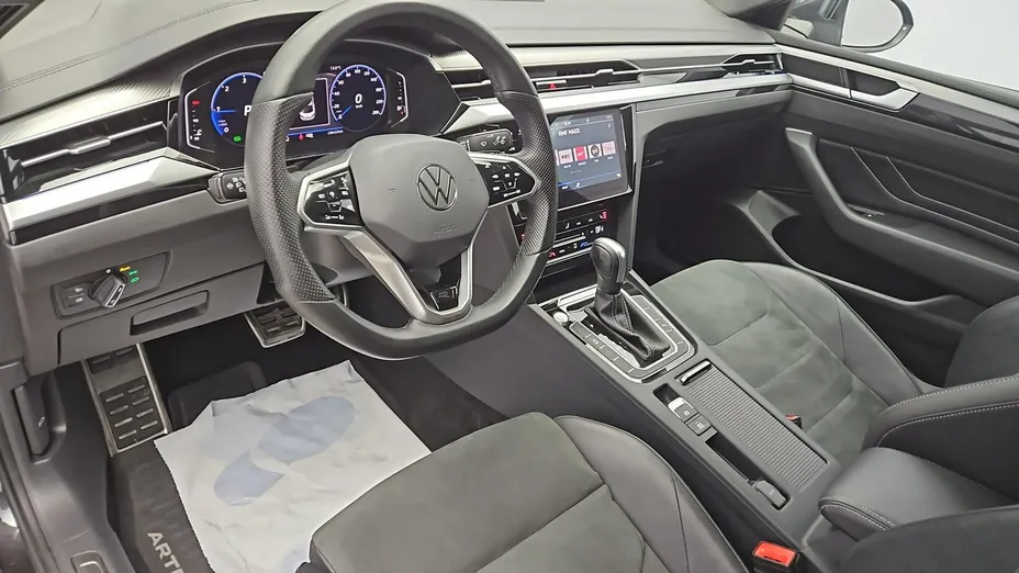 VOLKSWAGEN Arteon -
