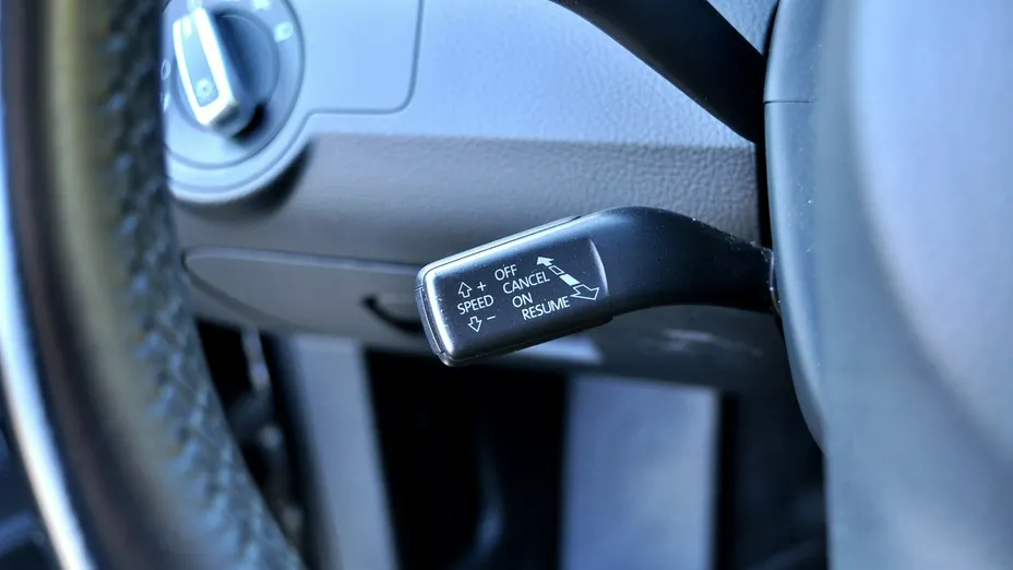 VOLKSWAGEN Passat -