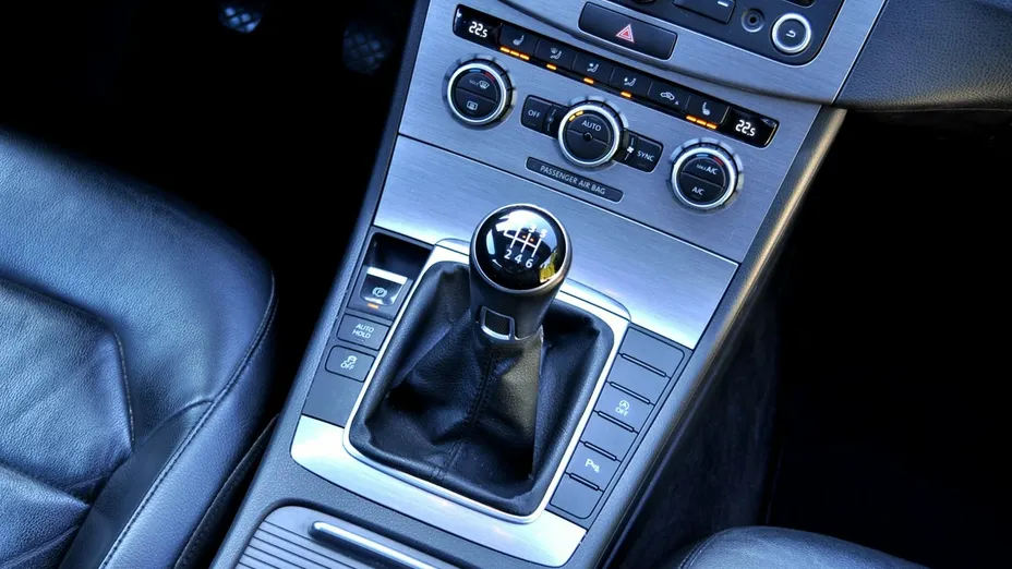 VOLKSWAGEN Passat -