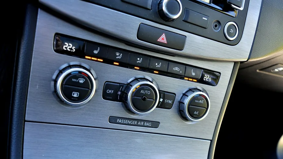 VOLKSWAGEN Passat -