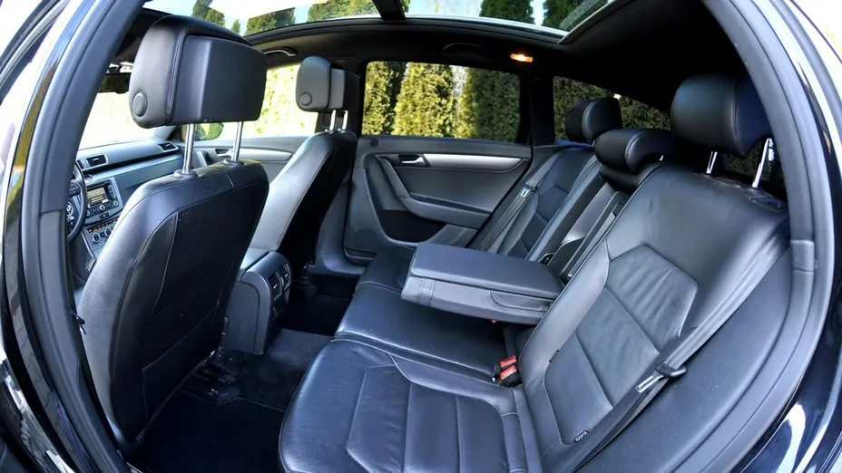 VOLKSWAGEN Passat -