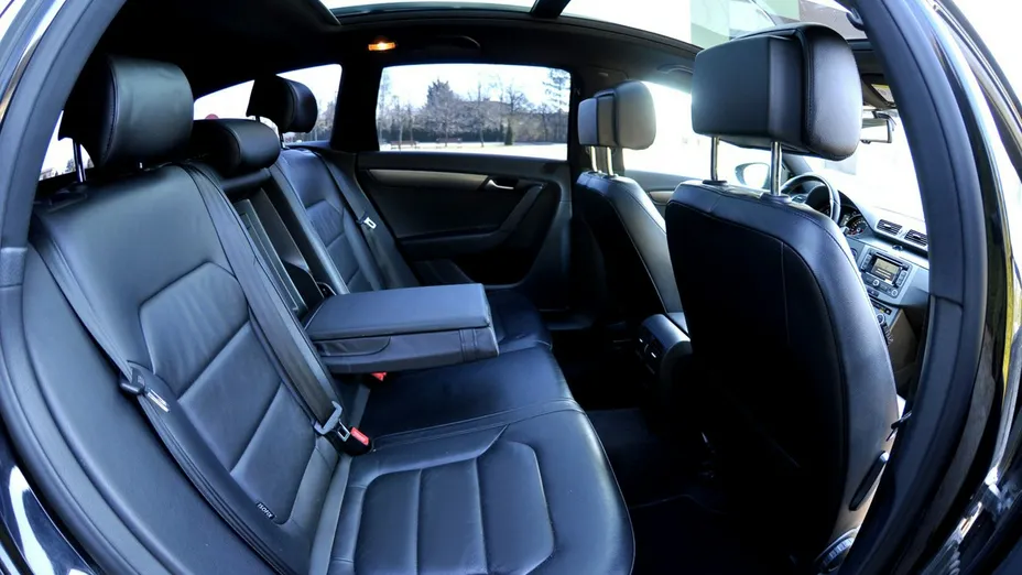 VOLKSWAGEN Passat -