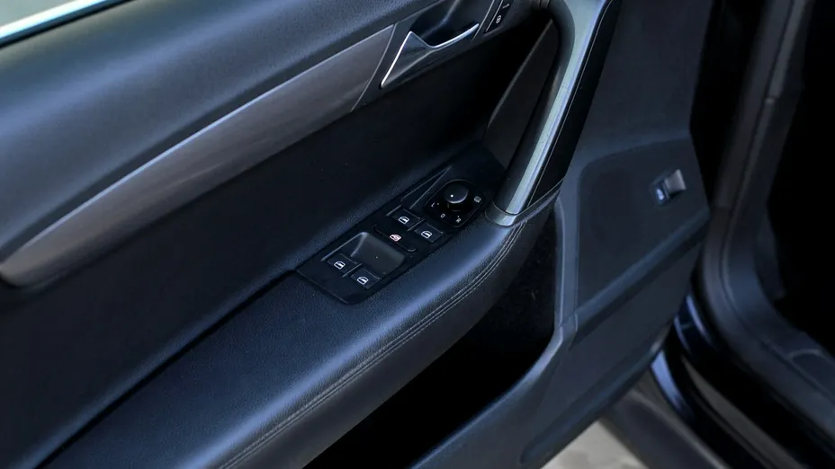 VOLKSWAGEN Passat -