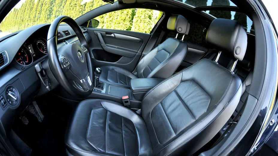 VOLKSWAGEN Passat -