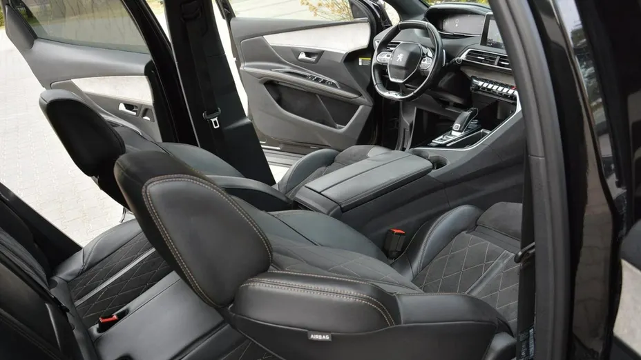 PEUGEOT 3008 -