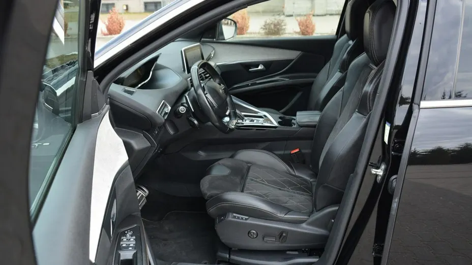 PEUGEOT 3008 -