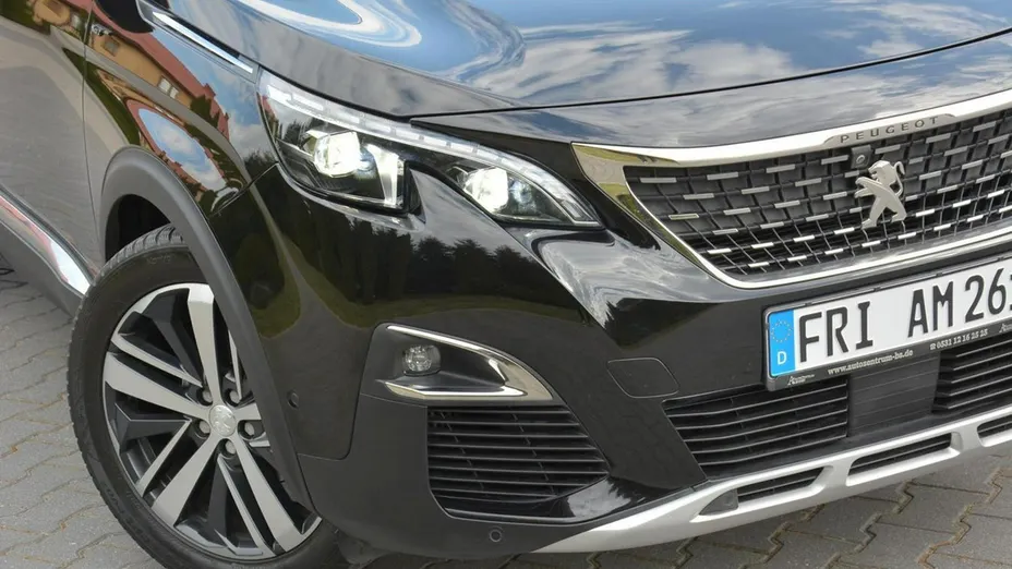 PEUGEOT 3008 -