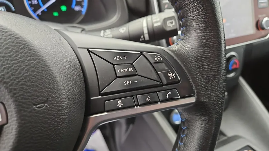 NISSAN Leaf -
