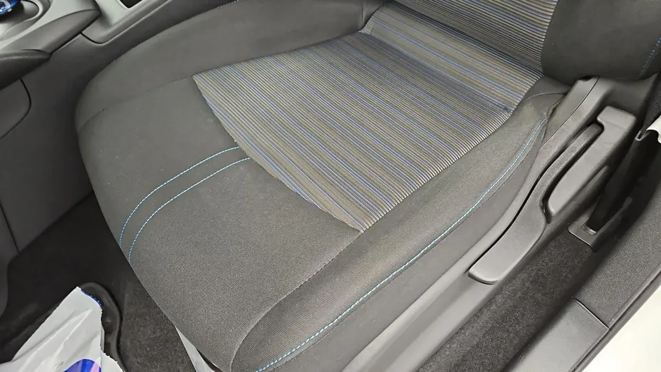 NISSAN Leaf -